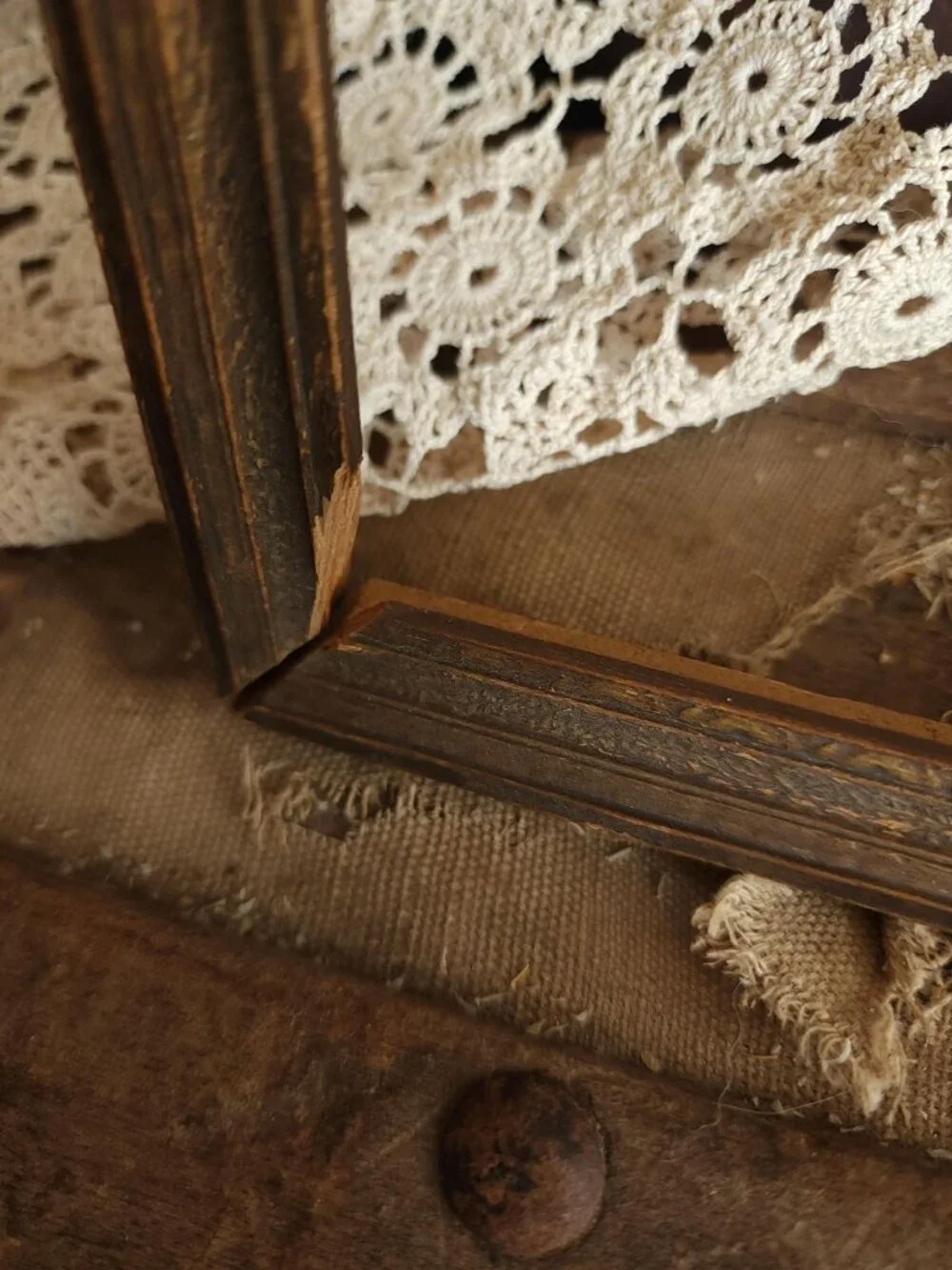 Vintage 1930s Frame, Wood with Faux Grain Rustic Wal Decor, 10x16 Inch